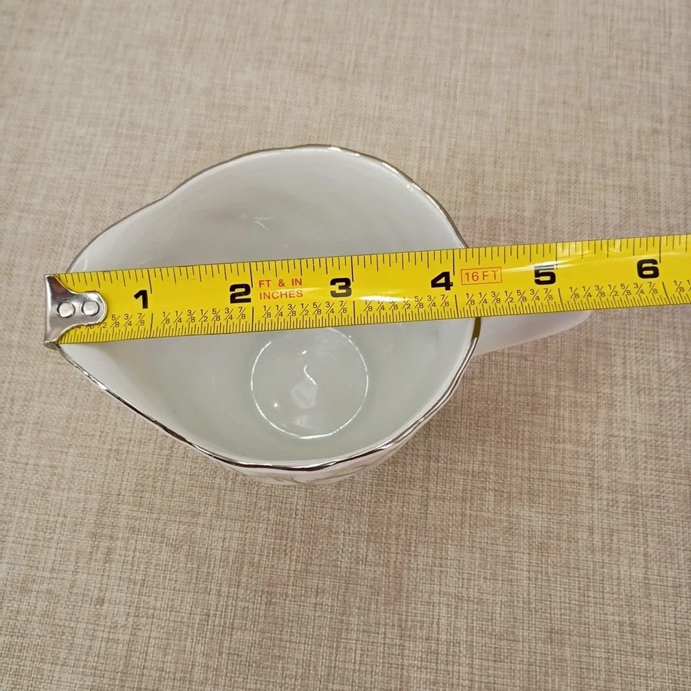 Fine China of Japan royal swirl